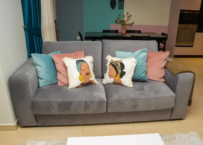 Apartment New Bazaar Stylish In Tirana's Heart *