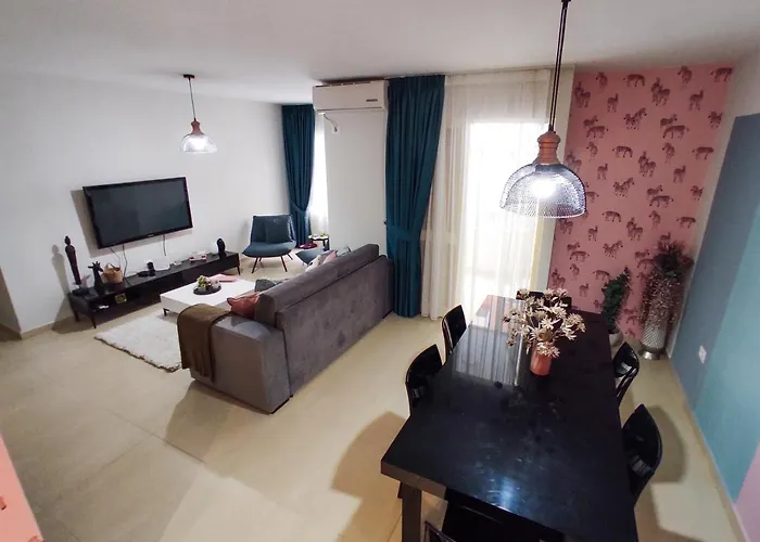 New Bazaar Stylish In Tirana's Heart تيرانا