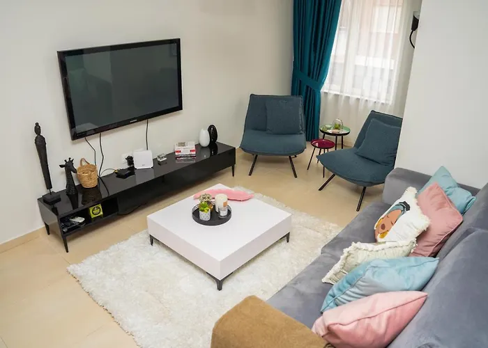 New Bazaar Stylish In Tirana's Heart تيرانا