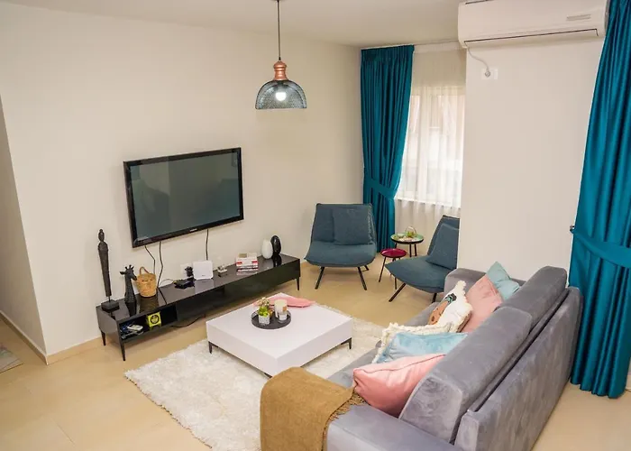 New Bazaar Stylish In Tirana's Heart *