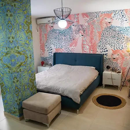 Apartment New Bazaar Stylish In Tirana's Heart Tirana
