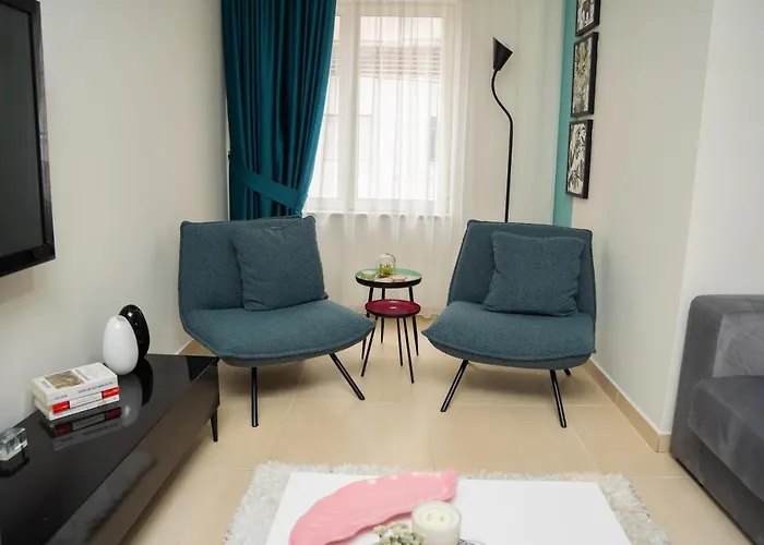 Lägenhet New Bazaar Stylish In Tirana's Heart Tirana