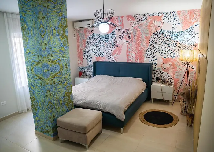 Lägenhet New Bazaar Stylish In Tirana's Heart Tirana