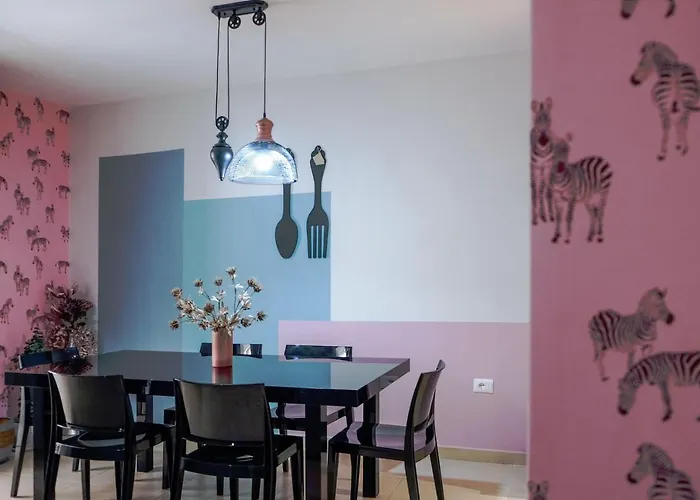 Apartmán New Bazaar Stylish In Tirana's Heart *